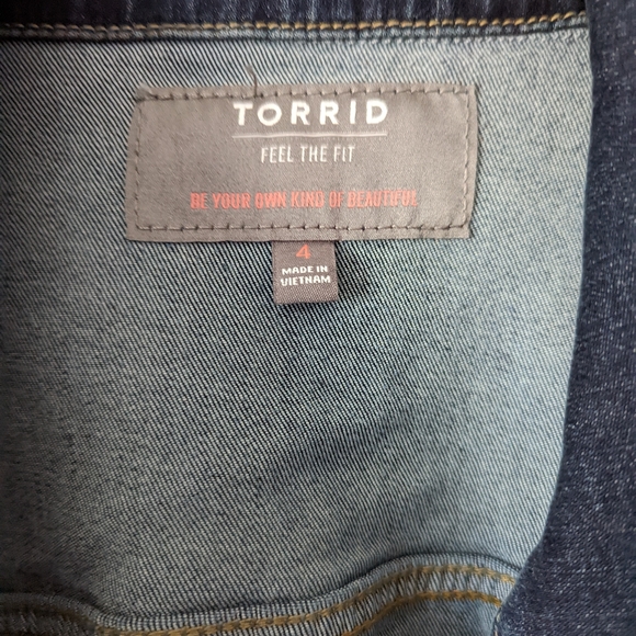 Nwot Torrid trucker jean jacket size 4 26 - Picture 3 of 8